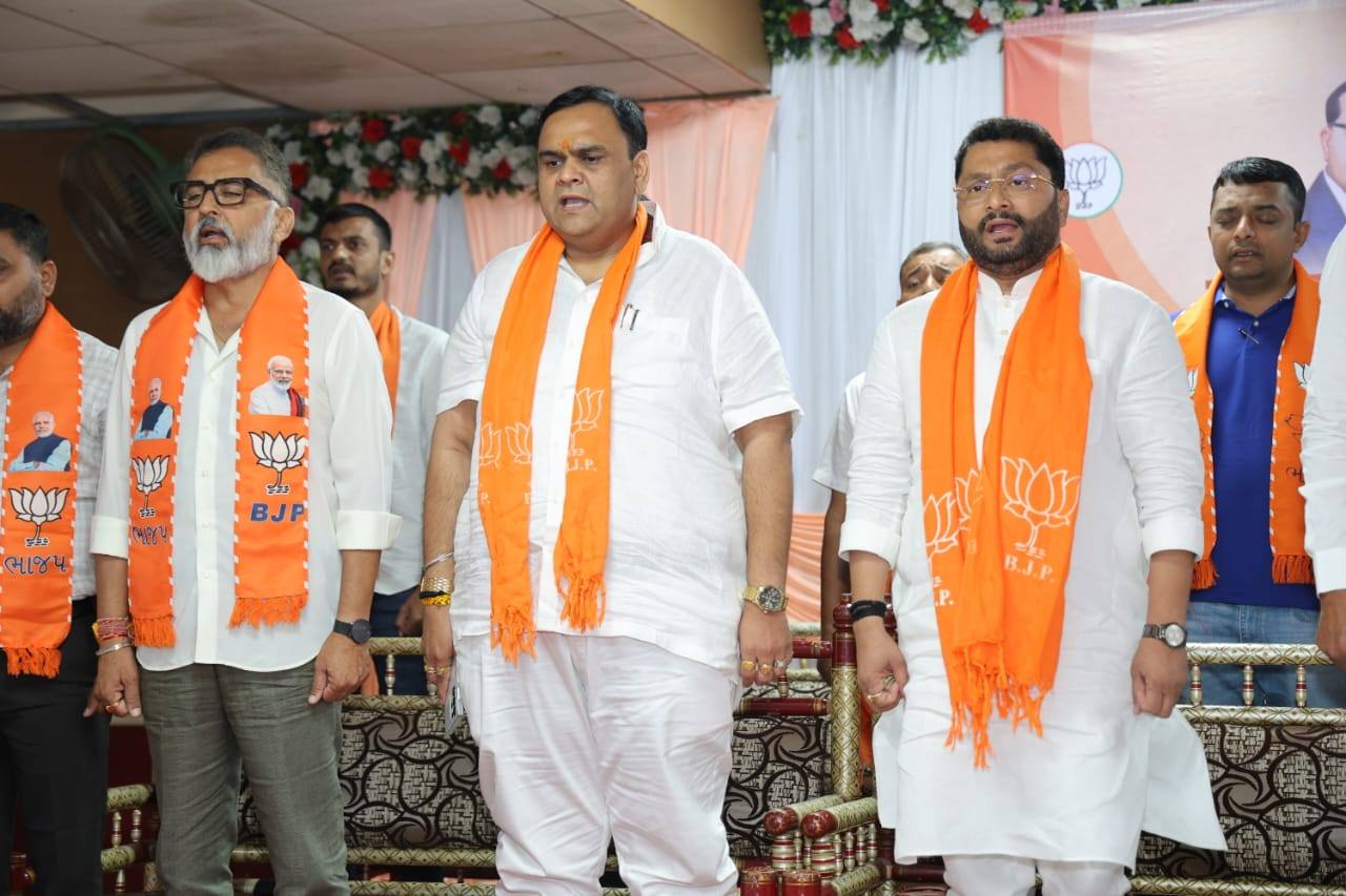 તા.૨૮-૦૪-૨૦૨૫ ના રોજ સુરત જિલ્લા ભારતીય જનતા પાર્ટી દ્વારા લેઉવા પાટીદાર સમાજવાડી બારડોલી ખાતે આયોજિત પખવાડિયા કાર્યક્રમ અંતર્ગત ભારતીય બંધારણના ઘડવૈયા ભારત રત્ન ડૉ. બાબા સાહેબ ભીમરાવ આંબેડકરજીની જન્મ જયંતિની ઉજવણી કરવામાં આવી. 